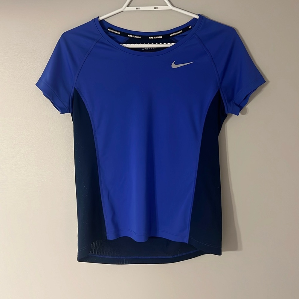 This is a dry-fit T-shirt perfect for working out!